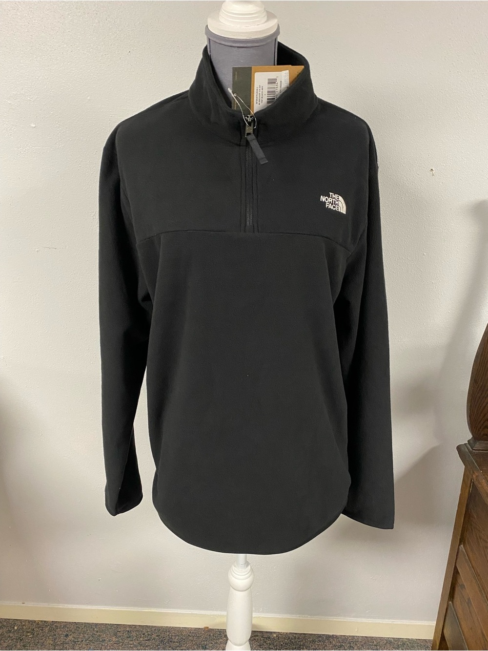 The North Face Women’s Black Quarter-Zip Fleece Pullover. NWT Size XL